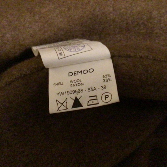 Demoo Parkchoonmoo luxury brand wool blend coat size 38 but roomy Camel color - Picture 7 of 8